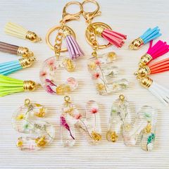 お花のイニシャルキーホルダー♪ Amazon.co.jp: イニシャルキーホルダー フラワー お花 アクリル