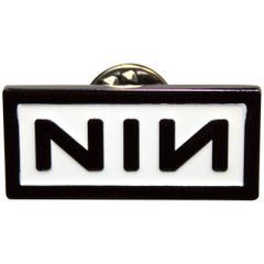 オフィシャル バンドピンバッジ ナインインチネイルズ NINE INCH NAILS Logo