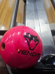 VENOM PANIC ボウリングボール 15ポンド ABSオンライン ボール：VENOM PANIC