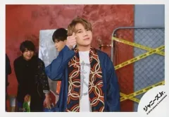 【中古】生写真(ジャニーズ) 7 MEN 侍/佐々木大光/横型・上半身・衣装青・白・右手指でハート/JOHNNYS’ ISLAND STORE オフショット/公式生写真