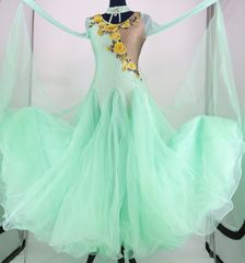 美品　プリマブッティック　社交ダンス　衣装　ラメ　花柄　ストーン 楽天市場】レディース 社交ダンス衣装 刺繍 アップリケ サテン