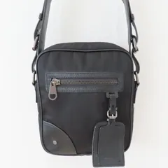 美品✨ ヒューゴボス ショルダーバッグ サコッシュ マルチカラー 斜め掛け 紺 楽天市場】hugo boss（カラーブラック）（ショルダーバッグ