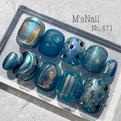 ネイルチップ チップ つけ爪 青 ブルー 派手 ギラギラ ちゅるん うるうる 個性的