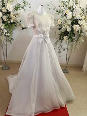 貸衣装処分品 ウェデイングドレス 9T Festa Rosa 半袖　ハイウエスト　Aライン　前にリボン