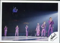 【中古】生写真(ジャニーズ) NEWS/集合(6人)/ライブフォト・横型・全身・衣装紫/公式生写真