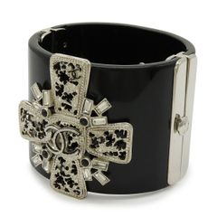 CHANEL シャネル ワイドバングル ブレスレット クロスモチーフ ココマーク ビジュー プラスチック ブラック 黒 シルバー金具 10 A