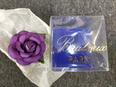 E02-20251007-98 【箱付き】Brataux PARIS ブラトゥ パリ 紫ローズ コサージュ ブローチ フランス製 花アクセサリー