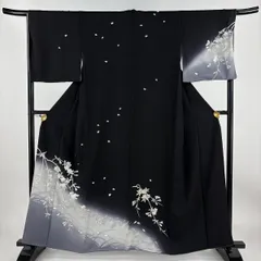 付下げ 身丈157cm 裄丈67.5cm L 袷 桜 シルエット ぼかし 銀彩 黒 正絹 逸品 【中古】