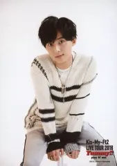 【中古】生写真(ジャニーズ) Kis-My-Ft2/藤ヶ谷太輔/膝上・座り・衣装白黒・両手下・背景白/「Kis-My-Ft2 LIVE TOUR 2018 Yummy!! you＆me」オリジナルフォト