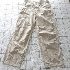 ◇ Θ 未使用 UNIQLO ユニクロ パラシュートパンツ サイズL ベージュ メンズ E  【1508060015563】
