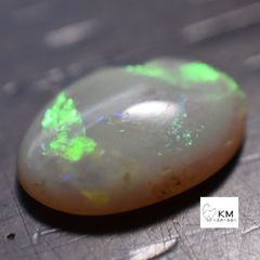 жオーストラリア産オパールルース 13.5*7.5*3.5㎜2.725ct １つ