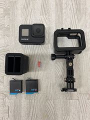 GoPro HERO8 BLACK　バッテリー2個　充電器　SDカード32GB 保護フレーム　(担当　五十嵐)