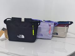 全新品 (ザ・ノースフェイス) THE NORTH FACE キッズ ショルダーバッグ KIDS MULTI MESSENGER M マルチ メッセンジャー バッグ ロゴ カジュアル ストリート ブラック パープル ベージュ 子供用 男の子 女の子