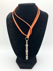 【IT56FV1DZ2FC】HERMES エルメス シフレ ⽝笛 ホイッスル レザー オレンジ ネックレス 20.7g 85㎝
