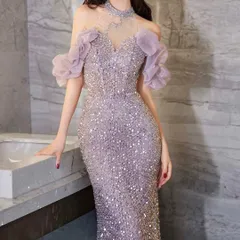 スパンコールの煌びやかなイブニングドレス?.?