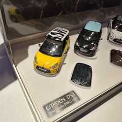 新品未使用 Coffret de 4 Citroen DS3 1/43ミニカー4台セット 世界限定1300台900番 ノレブ製
