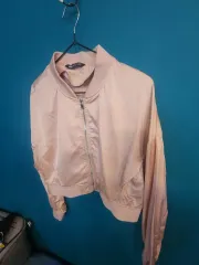 (新製品) ザラ レディース クロップド サテンジップアップジャケット