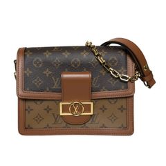 LOUIS VUITTON - 　ルイ・ヴィトン LOUIS VUITTON クロップドダウンベスト 1AA8Z6 ナイロン レディース ダウンベスト ルイ・ヴィトン LOUIS VUITTON クロップドダウンベスト 1AA8Z6
