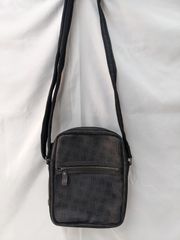 ダンヒル dunhill ショルダーバッグ ディーエイト エンボス 黒 - メルカリ