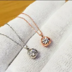【全2色⭐】ネックレス　0.5カラット　スワロフスキー　高級感　誕生日　記念日