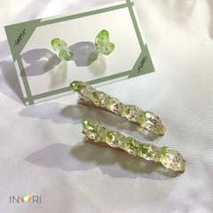 ハンドメイド　レジンアクセサリー　鉱石レジン　ピアス　ヘアクリップ