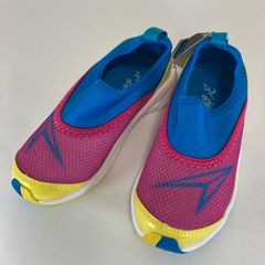 新品タグ付き　瞬足　ウォーターシューズ　AIR STORM MAX（エアストーム マックス）排水機能搭載モデル　ピンク×ブルー×イエロー　１９．０ｃｍ
