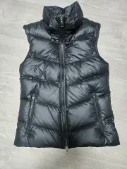 NIKE(ナイキ) ダウンパッド入りジップアップベスト S 黒 ほぼ新品レベル