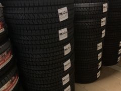 【送料無料】 ブリヂストン VL10 195/80R15 107/105N  2024年製 新品1台分 ハイエース キャラバン NV350 等 【スタッドレスタイヤ】