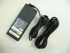 富士通 19V-4.22A FMV-AC325A/AC322/AC314同等