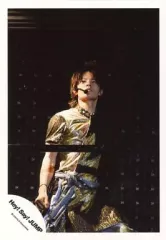 【中古】生写真(ジャニーズ) Hey! Say! JUMP/岡本圭人/ライブフォト・膝上・衣装金・目線左・右手グー/公式生写真