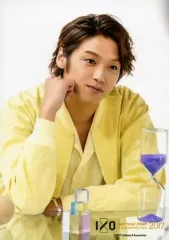 【中古】生写真(ジャニーズ) Hey! Say! JUMP/高木雄也/上半身・衣装黄・右手顔・肘付き・テーブル/Hey! Say! JUMP I/Oth Anniversary Tour 2017