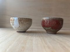 お猪口　辰砂/白