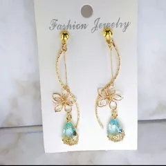 No.277スカイブルーしずく×ひねり花　ハンドメイドピアス