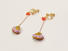 【年末SALE】木の実　ペイント イヤリング　#E72