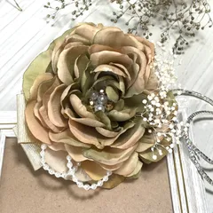 601 ラナンキュラスコサージュ　ベージュ　イエローベージュ　イエローベース　イエベ 入学式 卒業式