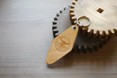 モーテルキーホルダー・ナチュラル　　キーリング　ハンドメイド　レザークラフト　牛革　ヌメ革　生成り