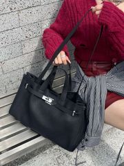 AULENTTI（オーレンティ）フラップハンドバッグ 美品 ゴールド金具 