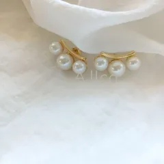 大きめ３連パールピアス 　ゴールド