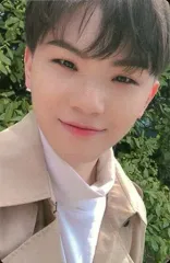 【中古】コレクションカード(男性) SEVENTEEN/WOOZI(ウジ)/顔アップ・衣装ベージュ・裏面ベージュ/CD「3RD Album ： An Ode(The Poet ver.)封入特典フォトカード