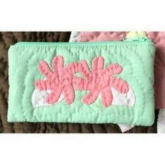 ＜正規品＞カードポーチ♡ガーデニア♡セルドングリーン♡ハワイアンキルト