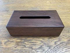 【訳あり品】ウォールナット　無垢材使用の本物！ティッシュボックス　ティッシュケース　レギュラー 070603B