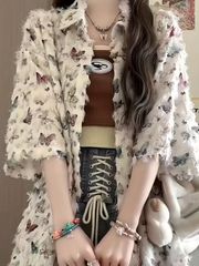 女性用軽量蝶紋プリントブラウス、ポロカラー付き - ルーズフィット半袖シャツ、生花デザイン、春/夏/秋に最適、カジュアルまたはドレスアップの衣装と組み合わせやすい、蝶シャツ