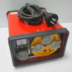 日動工業 屋外型 降圧専用トランス トラパック TB-EK300D-W 3KVA 防滴型 単巻 過負荷漏電保護兼用 ダウントランス 変圧器 降圧トランス≡DT5952