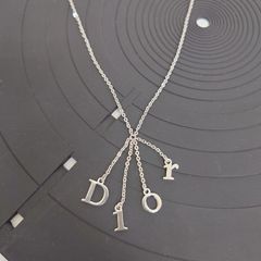 Dior クリスチャンディオール　ネックレス チャーム スウィング ロゴ チェーン