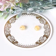 No.960　レジン　かすみ草　黄色　小さいピアス　イヤリング　ハンドメイド