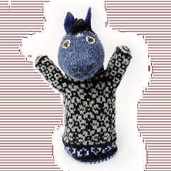 【特価商品】ウマ(青) パペット編み物キット／『アヌ＆アヌの動物ニット』からエストニア伝統柄の編みぐるみ