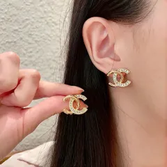 【今日特価】Chanel ヴィンテージ アルファベットピアス 送料無料 限定価格-MM輸入