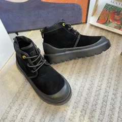 2024年最新】ugg チャッカブーツの人気アイテム - メルカリ