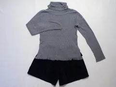 ベベ bebe アウトレット 子供服 女の子 150cm 長袖 ニット グレー キュロット スカート 黒 2点 秋 冬 ★4 セットアップ 冬服 ガールズ 女児 キッズ ジュニア 【中古】 ユーズド リサイクル こども