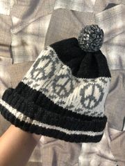 KYNE  PACS パックス　Peace Pom Beanie  ピースポムビーニー　ポンポン ニット帽 ビーニー　ブラック　FK